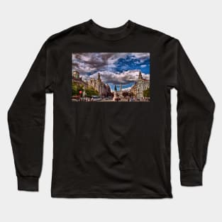 Portugal. Porto. Plaza de la Libertad. Long Sleeve T-Shirt